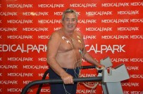 79 Yasindaki Sanatçi Salih Güney, Antalya'da Saglik Kontrolü Yaptirdi