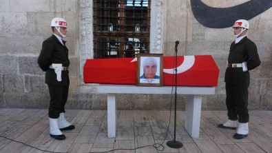 Kibris Gazisi Törenle Son Yolculuguna Ugurlandi