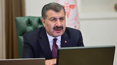 Bakan Koca'dan İntörn Doktorlar ve Diş Hekimliği 5'inci sınıf öğrencileri için 'ücret' açıklaması