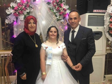 Baskentte Down Sendromlu Emine'nin Dügün Hayali Gerçek Oldu