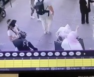 Fatih'te 2 Kadin, Tekerlekli Sandalyedeki Kadinin Çantasini Çaldi