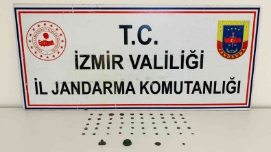 Izmir'de 54 Adet Tarihi Eser Ele Geçirildi