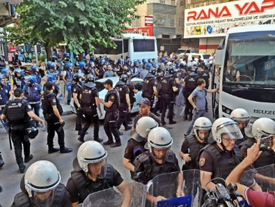 Diyarbakır'da izinsiz yürüyüş yapan HDP'li gruba polis müdahalesi: 59 gözaltı!