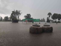 Tayland'da Bir Kentin Neredeyse Tamami Sular Altina Kaldi