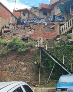 Venezuela'da Toprak Kaymasi Açiklamasi 22 Ölü, En Az 50 Kayip