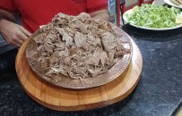 Altin Ödüllü 2.5 Kilo Döner Yarismasinin Kazanani Yok