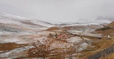 Ardahan'in Yüksek Kesimlerinde Kar Yagisi Etkili Oldu