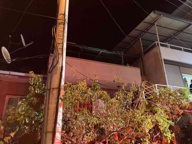 Izmir'de Evde Çikan Yanginda 1 Kisi Hayatini Kaybetti