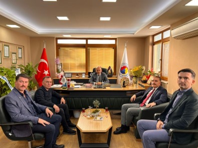 Kaymakam Odabas'tan Edremit Ticaret Odasi Yeni Yönetimine Ziyaret