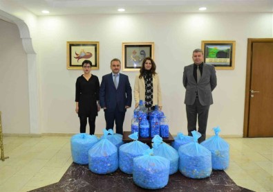 'Sifir Atik' Projesine Plastik Kapak Destegi