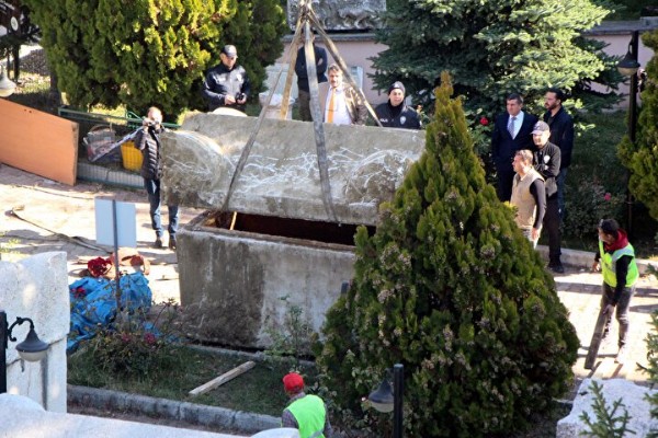 Roma dönemine ait lahitte insan kemikleri bulundu