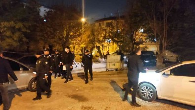 Ankara'da Bir Evde 5 Afgan Biçaklanmis Halde Ölü Bulundu