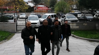 Basindan Vurulmus Olarak Bulunmustu, Cinayet Süphelisi Tutulandi