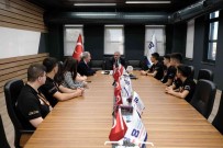 Baskan Küpeli, Dünya 2. Olan ROBOSB Takimini Agirladi