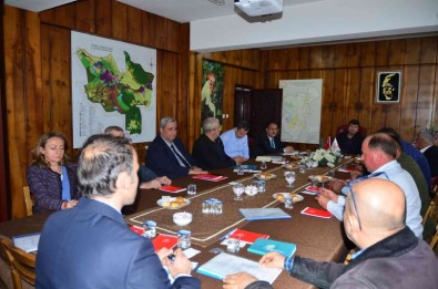 Denizli'de Süt Sektöründeki Sorunlar Masaya Yatirildi