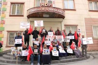 Diyarbakir'da Evlat Nöbetine Iki Aile Daha Katildi