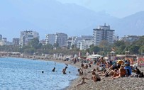 Dogu Buz Kesmeye Basladi, Antalya'da Yaz Devam Ediyor