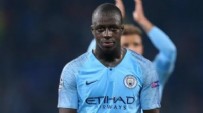 Manchester City'li futbolcu günlüğü 84 liraya çalışıyor!