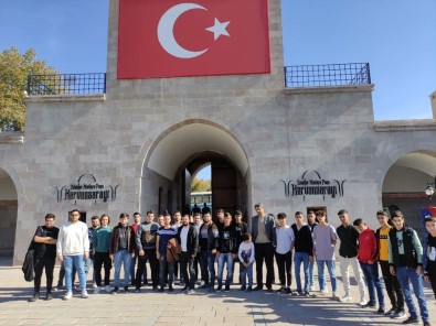 Ögrenciler, Battalgazi'ye Hayran Kaldi