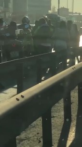 Pendik'te Iki Sürücü Birbirine Girdi, Çevredekiler Ayirmakta Zorlandi