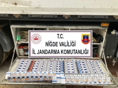 Sigara Kaçakçilari Yol Kontrolünde Yakayi Ele Verdi