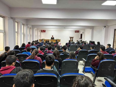 Silopi'de 'Gazi Pasa' Konulu Konferans