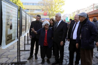 Sinirsizlik Meydaninda Gazi Mustafa Kemal Atatürk Sergisi