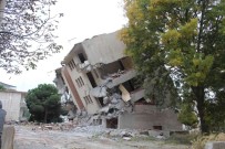 Sinop'ta Yikilan Eski 112 Binasi, Sagliga Lojistik Hizmet Verecek