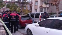 Sivas'ta Feci Olay Açiklamasi Iki Otomobilin Arasinda Sikisarak Hayatini Kaybetti