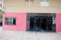 Tartıştığı bina yöneticisinin odasına, hazırladığı el yapımı patlayıcıları attı