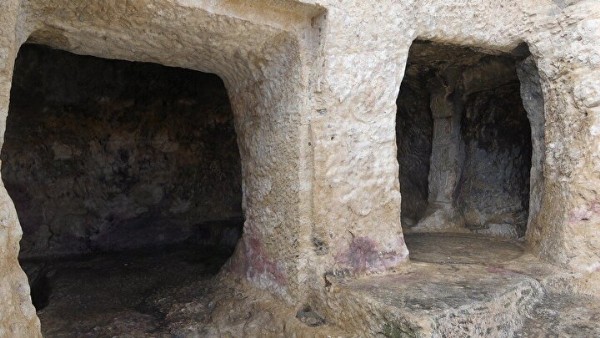 Kayalıkların arasında gizliydi: Definecilerin saklı hazinesi ortaya çıktı