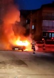 Alev Alan Otomobil Kullanilamaz Hale Geldi