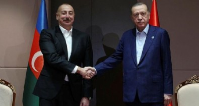 Başkan Erdoğan, Semerkant'ta , Azerbaycan Cumhurbaşkanı İlham Aliyev ile bir araya geldi!