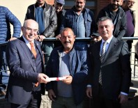 Gölbasi'nda Imari Biten Mahallelerin Tapulari Dagitildi