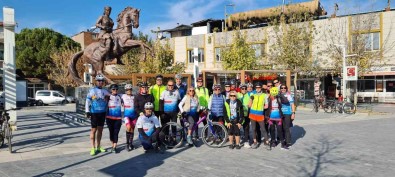 Alaçati Sali Bisikletçileri Gördes'te