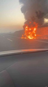 Bursa'da Araç Yanginlari Kameralarda