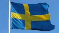İsveç sözünü çabuk unuttu: Terör yandaşları yürüdü, polis korudu