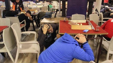 Kirklareli'nde Deprem Tatbikati 'Çök-Kapan-Tutun' Yapildi