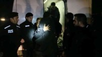 (Özel) Bursa'da Nefes Kesen Kovalamaca...Minibüsten 31 Kaçak Çikti