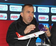 Recep Uçar Açiklamasi 'Oyuncularimi Mücadelelerinden Dolayi Kutluyorum'