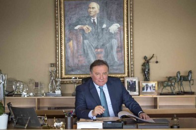 Tek Egitimci Olarak Evrensel 50 Is Adami Listesine Girdi