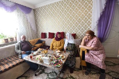 Ahlat'a Yerlestirilen Ahiska Türkleri Türkiye Cumhuriyeti Devletine Minnettar