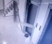 Asansör Kenarindaki Mermer Düstü, Çocuk Kil Payi Kurtuldu