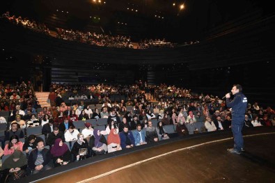 Konya Sehir Tiyatrosu'ndan Deprem Tatbikatina Destek