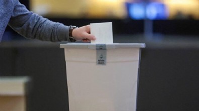 Slovenya'da seçim heyecanı: Halk cumhurbaşkanı seçiminin ikinci turu için sandık başında