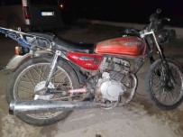 Çalinan Motosiklet Bulunarak Sahibine Teslim Edildi