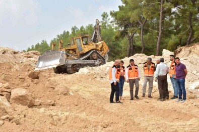 Duaci, Korkuteli Ve Çankaya'yi Birbirine Baglayacak Yol Çalismalari Sürüyor