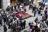 İstiklal Caddesi'nde patlama: Saldırı noktasına karanfil bırakıldı