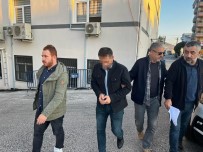 Izmir'de Araçlarinda 5 Kilo Uyusturucu Ile Yakalanan 2 Kisi Gözaltina Alindi