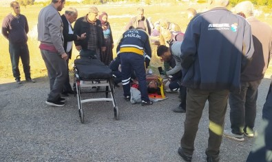 Sarampole Yuvarlanan Otomobildeki 5 Kisi Yaralandi